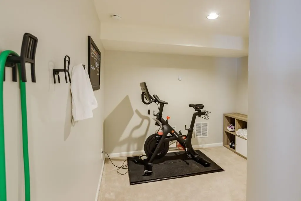 7465 Chestwick Court, Sandy Springs, Georgia 30350, 5 Bedrooms Bedrooms, ,4 BathroomsBathrooms,Residential,Sold,7465 Chestwick Court,7189558