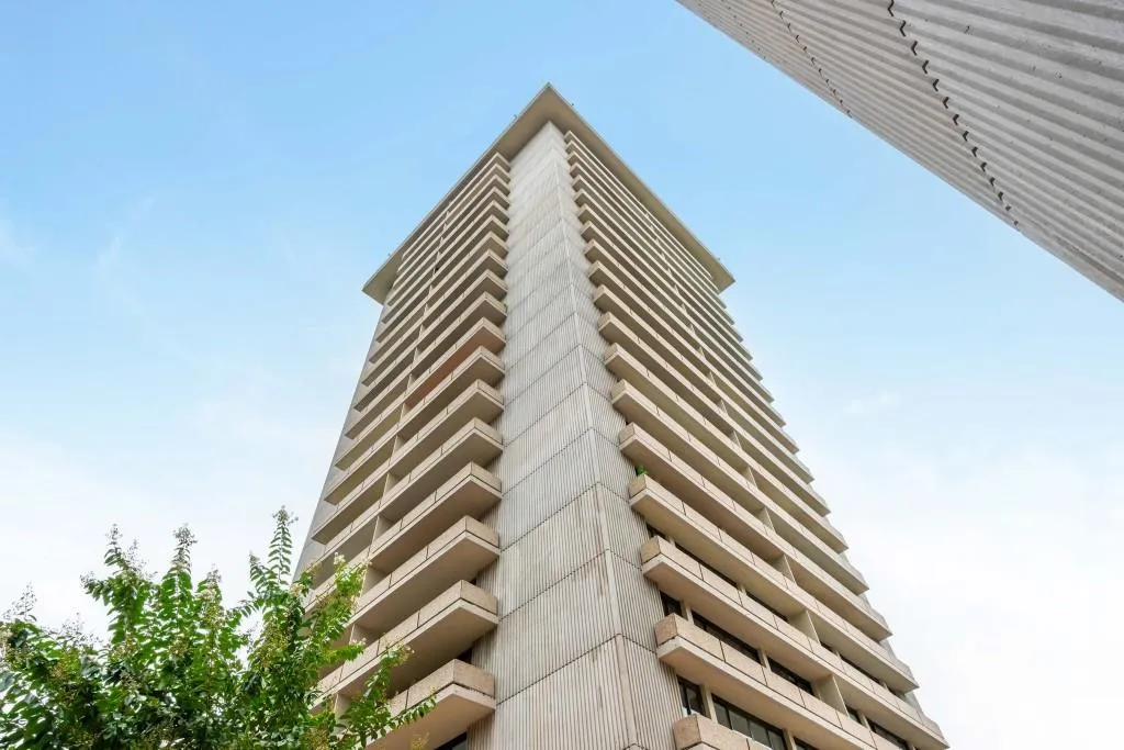 2575 Peachtree Road Ne Unit 9h, Atlanta, Georgia 30305, 1 Bedroom Bedrooms, ,1 BathroomBathrooms,Residential,For Sale,2575 Peachtree Road Ne Unit 9h,7629049