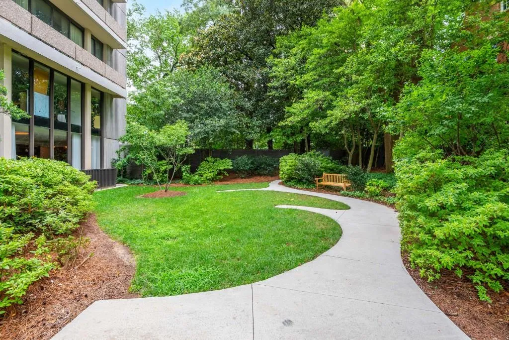 2575 Peachtree Road Ne Unit 9h, Atlanta, Georgia 30305, 1 Bedroom Bedrooms, ,1 BathroomBathrooms,Residential,For Sale,2575 Peachtree Road Ne Unit 9h,7629049