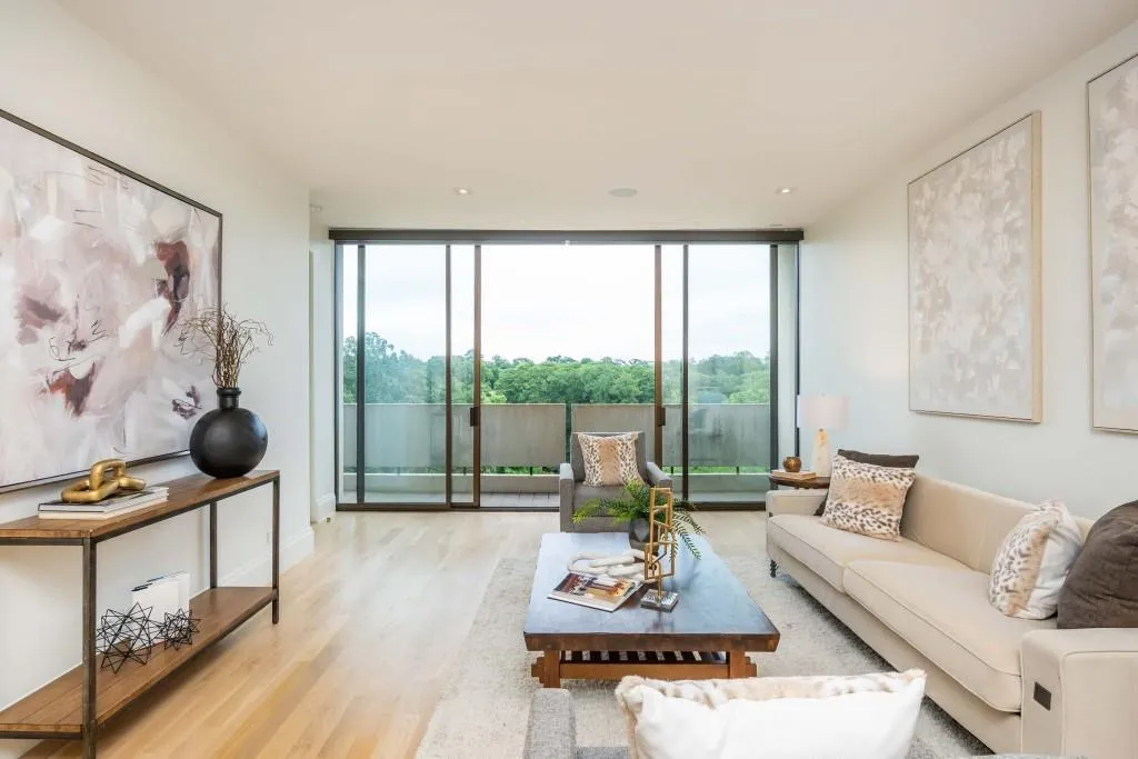 2575 Peachtree Road Ne Unit 9h, Atlanta, Georgia 30305, 1 Bedroom Bedrooms, ,1 BathroomBathrooms,Residential,For Sale,2575 Peachtree Road Ne Unit 9h,7629049