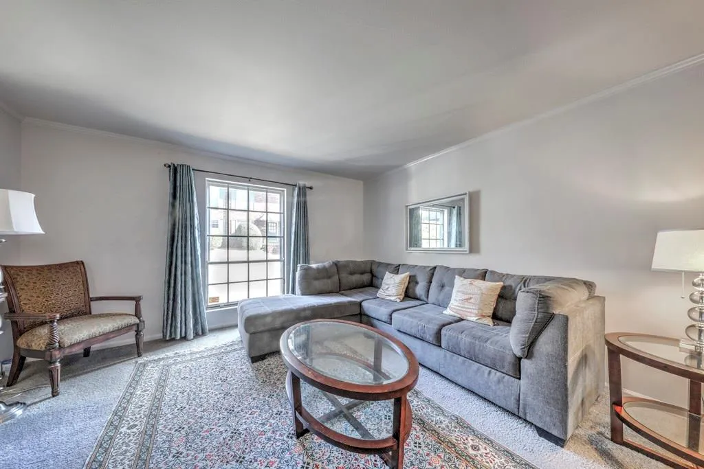 5661 Kingsport Drive Unit 6, Atlanta, Georgia 30342, 2 Bedrooms Bedrooms, ,1 BathroomBathrooms,Residential,Sold,5661 Kingsport Drive Unit 6,6102194