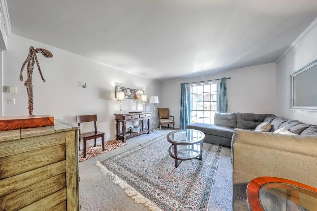 5661 Kingsport Drive Unit 6, Atlanta, Georgia 30342, 2 Bedrooms Bedrooms, ,1 BathroomBathrooms,Residential,Sold,5661 Kingsport Drive Unit 6,6102194