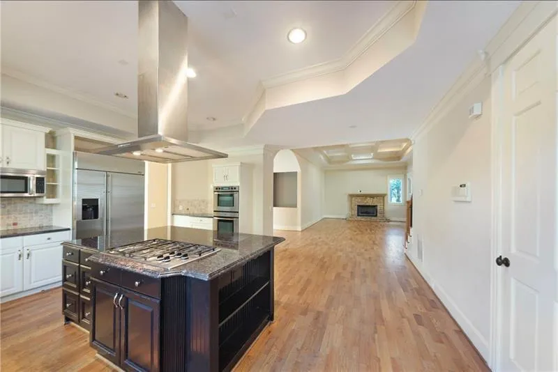 630 Glenairy Drive, Sandy Springs, Georgia 30328, 6 Bedrooms Bedrooms, ,5 BathroomsBathrooms,Residential,Sold,630 Glenairy Drive,7008135