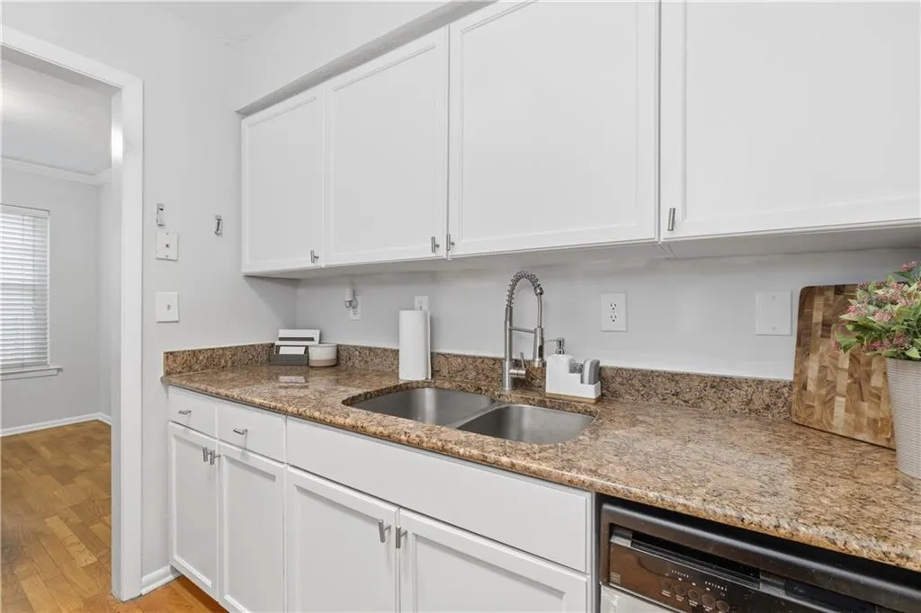 1150 Collier Road Nw Unit 6h, Atlanta, Georgia 30318, 1 Bedroom Bedrooms, 0 ,1 BathroomBathrooms,Residential,For Sale,1150 Collier Road Nw Unit 6h,7710545