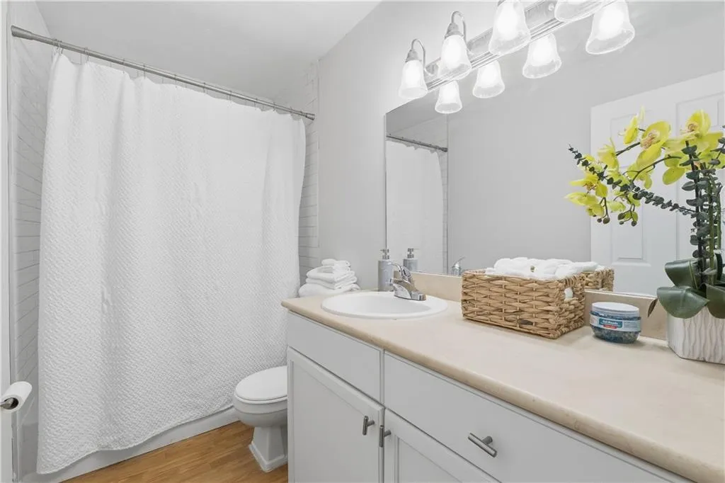 1150 Collier Road Nw Unit 6h, Atlanta, Georgia 30318, 1 Bedroom Bedrooms, 0 ,1 BathroomBathrooms,Residential,For Sale,1150 Collier Road Nw Unit 6h,7710545