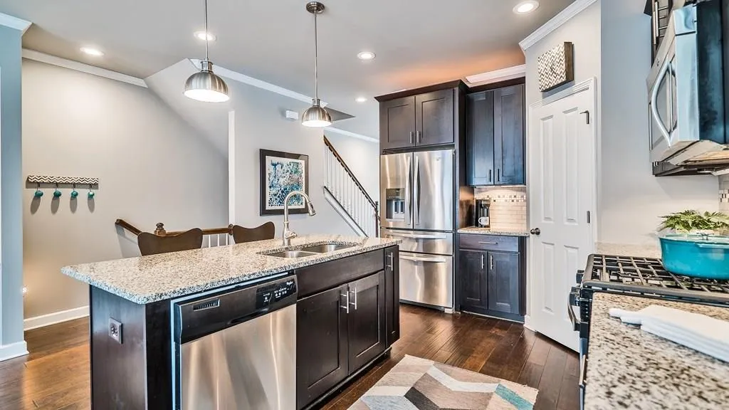 7375 Glisten Avenue, Atlanta, Georgia 30328, 3 Bedrooms Bedrooms, ,3 BathroomsBathrooms,Residential,Sold,7375 Glisten Avenue,5953577