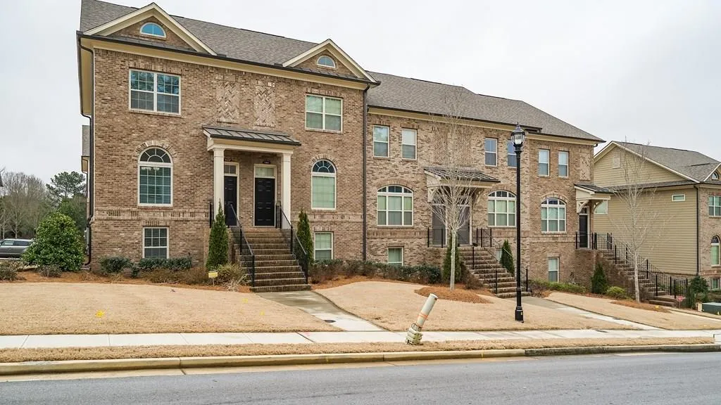 7375 Glisten Avenue, Atlanta, Georgia 30328, 3 Bedrooms Bedrooms, ,3 BathroomsBathrooms,Residential,Sold,7375 Glisten Avenue,5953577