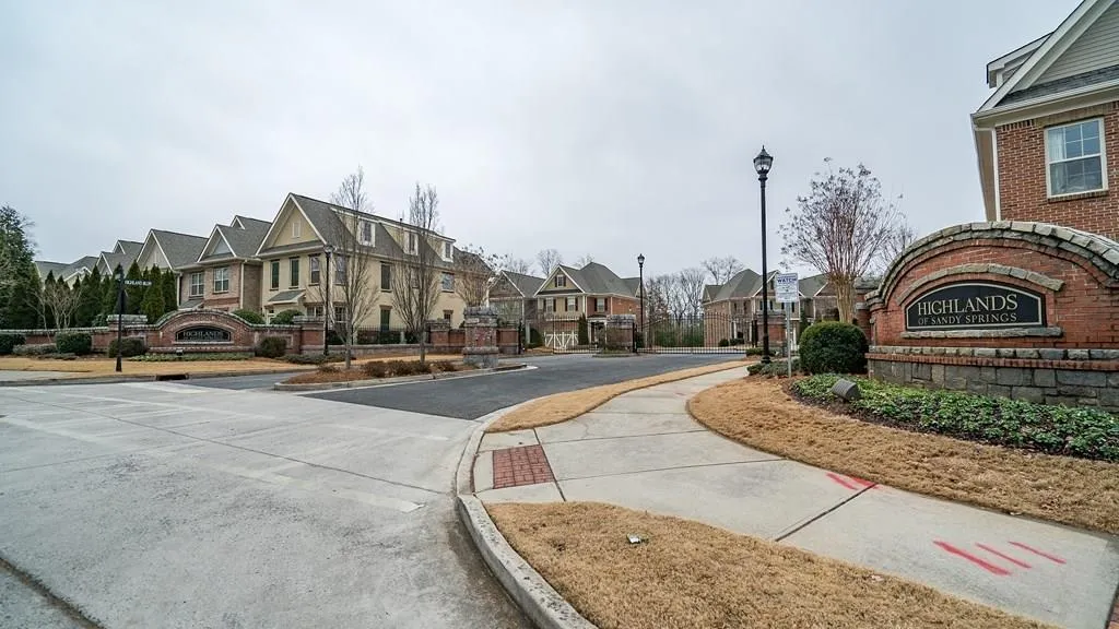 7375 Glisten Avenue, Atlanta, Georgia 30328, 3 Bedrooms Bedrooms, ,3 BathroomsBathrooms,Residential,Sold,7375 Glisten Avenue,5953577