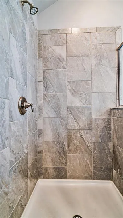 7375 Glisten Avenue, Atlanta, Georgia 30328, 3 Bedrooms Bedrooms, ,3 BathroomsBathrooms,Residential,Sold,7375 Glisten Avenue,5953577