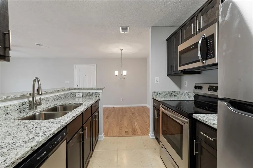 7102 Santa Fe Parkway, Sandy Springs, Georgia 30350, 3 Bedrooms Bedrooms, ,2 BathroomsBathrooms,Residential,Sold,7102 Santa Fe Parkway,7024171