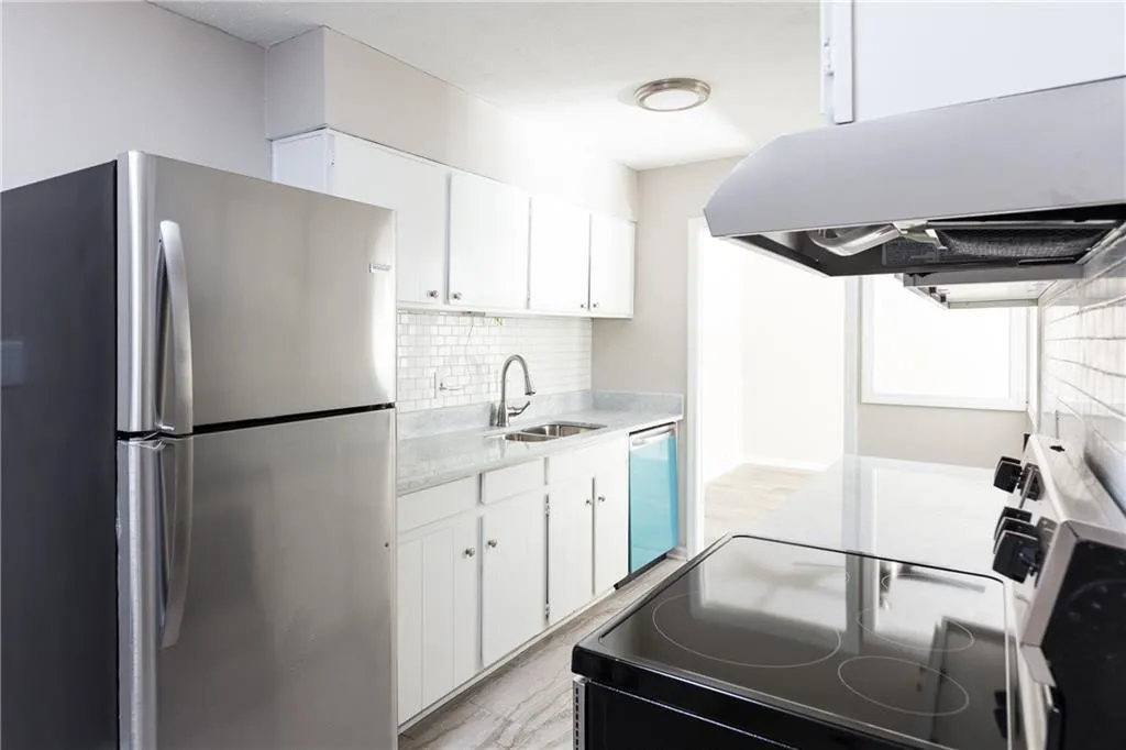 725 Dalrymple Road Unit 8i, Sandy Springs, Georgia 30328, 2 Bedrooms Bedrooms, ,2 BathroomsBathrooms,Residential,Sold,725 Dalrymple Road Unit 8i,6038631