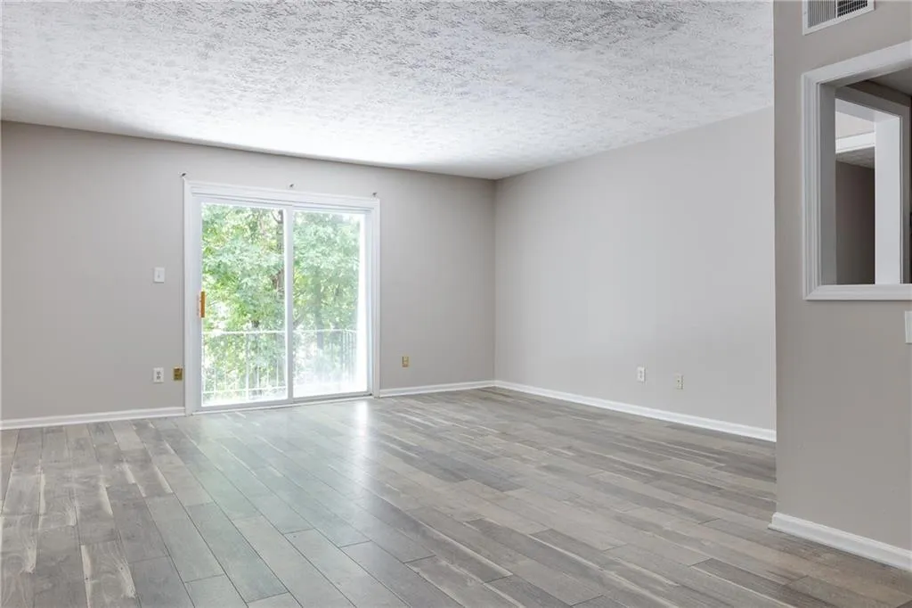 725 Dalrymple Road Unit 8i, Sandy Springs, Georgia 30328, 2 Bedrooms Bedrooms, ,2 BathroomsBathrooms,Residential,Sold,725 Dalrymple Road Unit 8i,6038631