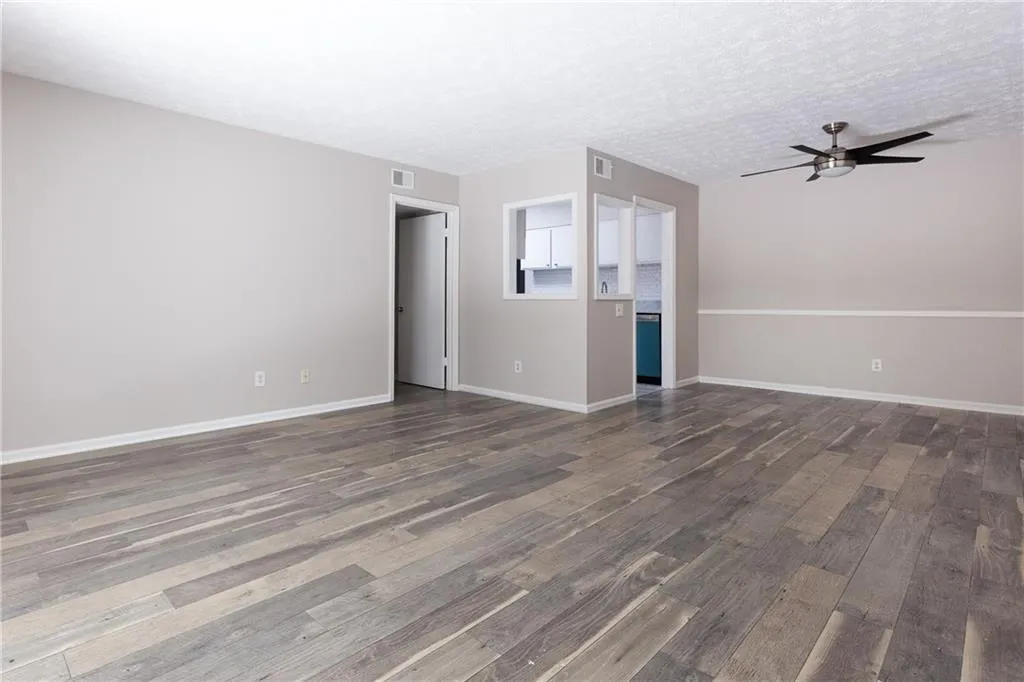 725 Dalrymple Road Unit 8i, Sandy Springs, Georgia 30328, 2 Bedrooms Bedrooms, ,2 BathroomsBathrooms,Residential,Sold,725 Dalrymple Road Unit 8i,6038631