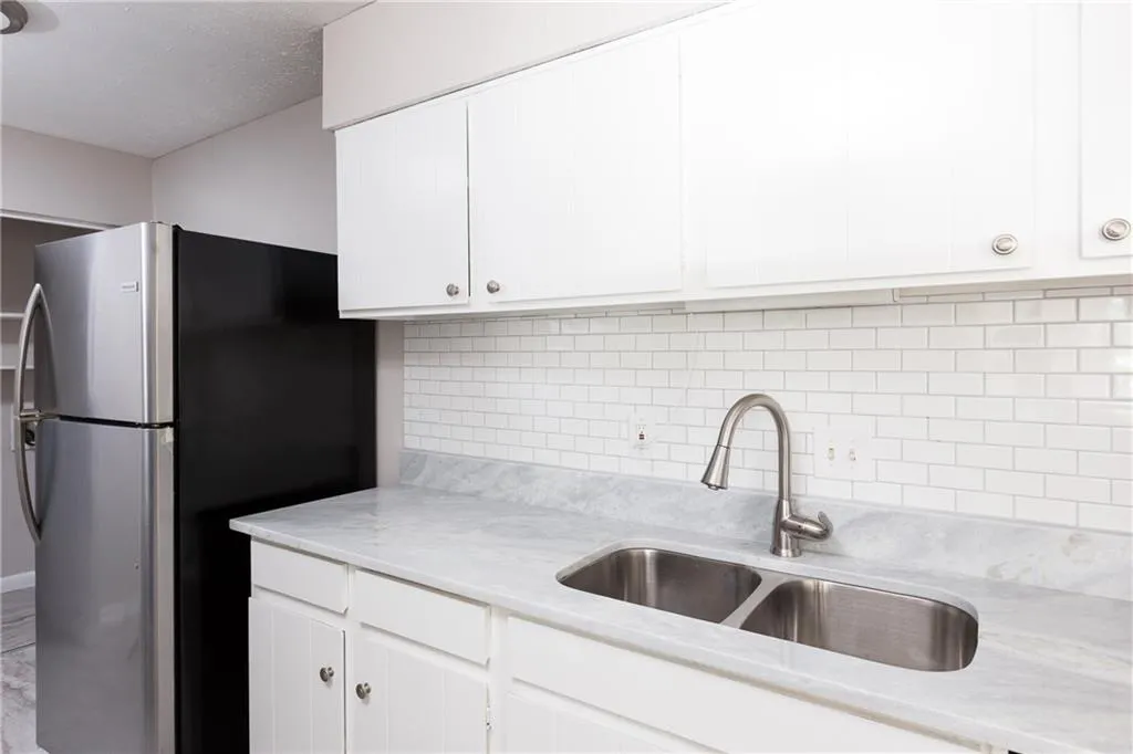 725 Dalrymple Road Unit 8i, Sandy Springs, Georgia 30328, 2 Bedrooms Bedrooms, ,2 BathroomsBathrooms,Residential,Sold,725 Dalrymple Road Unit 8i,6038631