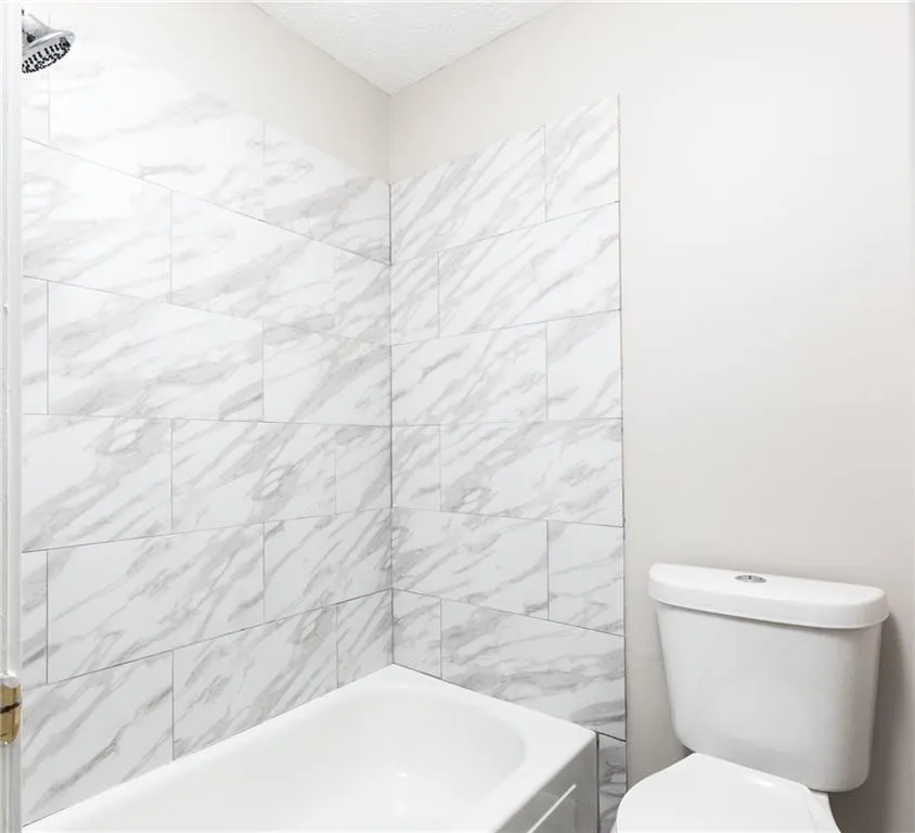 725 Dalrymple Road Unit 8i, Sandy Springs, Georgia 30328, 2 Bedrooms Bedrooms, ,2 BathroomsBathrooms,Residential,Sold,725 Dalrymple Road Unit 8i,6038631