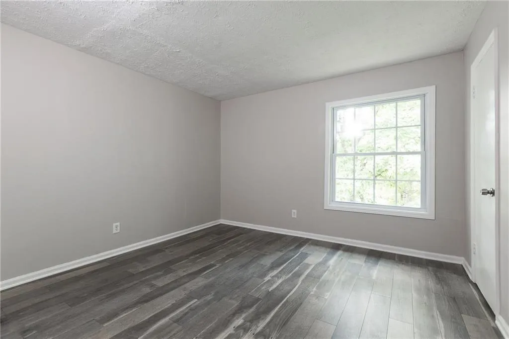 725 Dalrymple Road Unit 8i, Sandy Springs, Georgia 30328, 2 Bedrooms Bedrooms, ,2 BathroomsBathrooms,Residential,Sold,725 Dalrymple Road Unit 8i,6038631