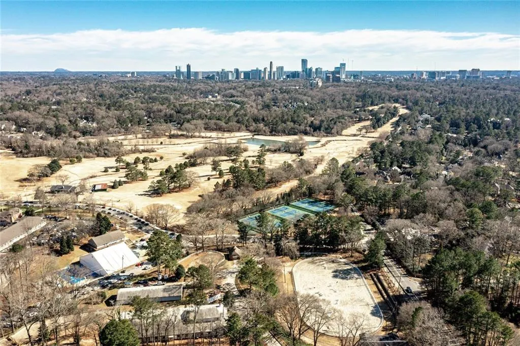37 W Belle Isle Road, Atlanta, Georgia 30342, 3 Bedrooms Bedrooms, ,2 BathroomsBathrooms,Residential,Sold,37 W Belle Isle Road,7000739