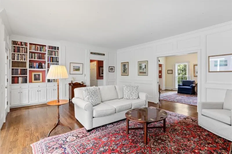 430 Tavern Circle, Sandy Springs, Georgia 30350, 5 Bedrooms Bedrooms, ,5 BathroomsBathrooms,Residential,Sold,430 Tavern Circle,7364219