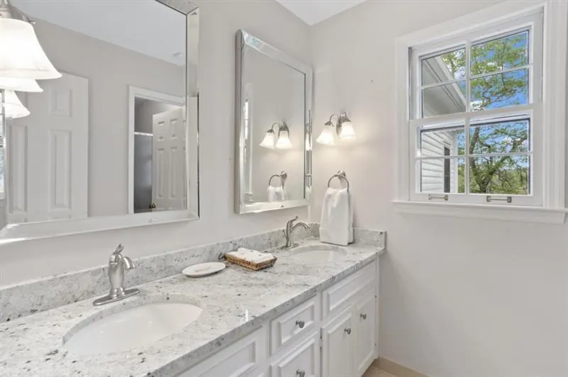 430 Tavern Circle, Sandy Springs, Georgia 30350, 5 Bedrooms Bedrooms, ,5 BathroomsBathrooms,Residential,Sold,430 Tavern Circle,7364219