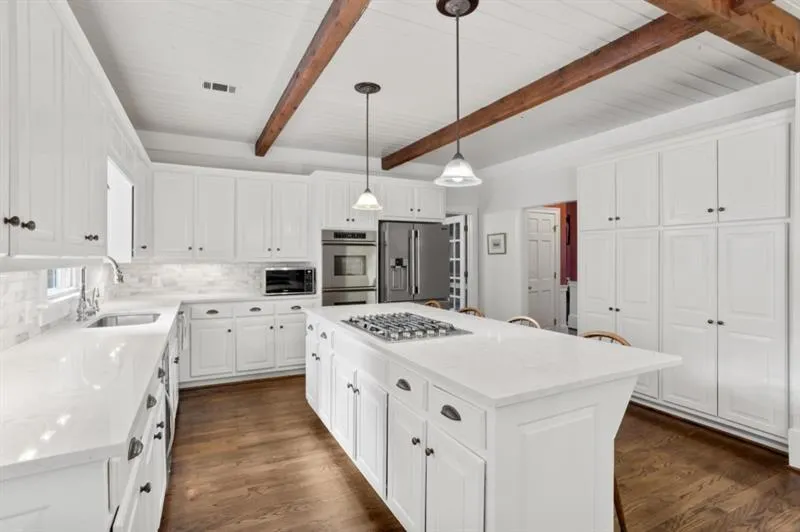 430 Tavern Circle, Sandy Springs, Georgia 30350, 5 Bedrooms Bedrooms, ,5 BathroomsBathrooms,Residential,Sold,430 Tavern Circle,7364219