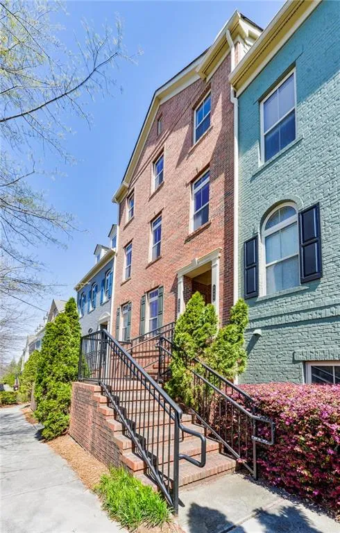 6448 Chariot Street Unit 10, Atlanta, Georgia 30328, 3 Bedrooms Bedrooms, ,2 BathroomsBathrooms,Residential,Sold,6448 Chariot Street Unit 10,5982898