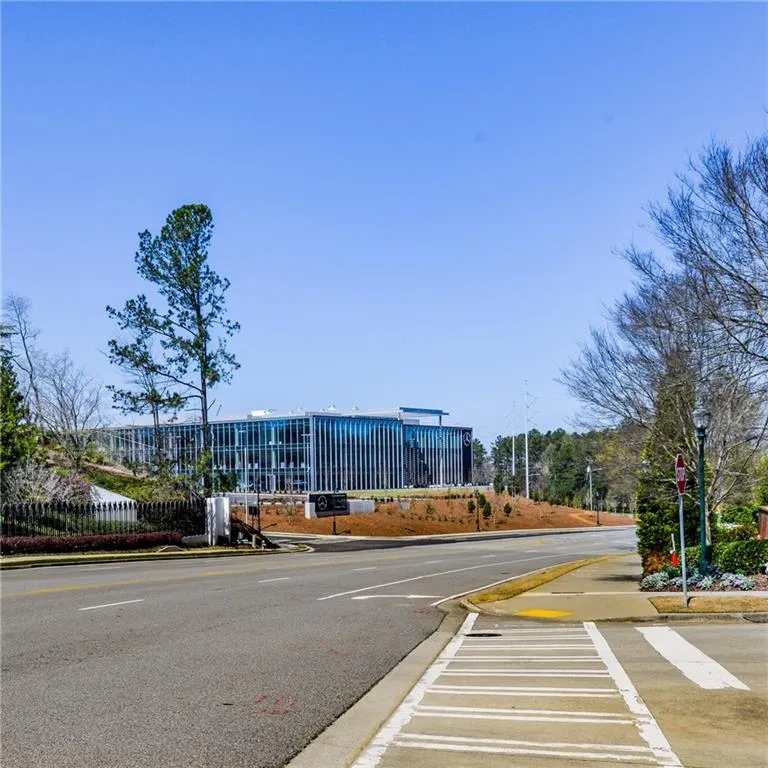 6448 Chariot Street Unit 10, Atlanta, Georgia 30328, 3 Bedrooms Bedrooms, ,2 BathroomsBathrooms,Residential,Sold,6448 Chariot Street Unit 10,5982898
