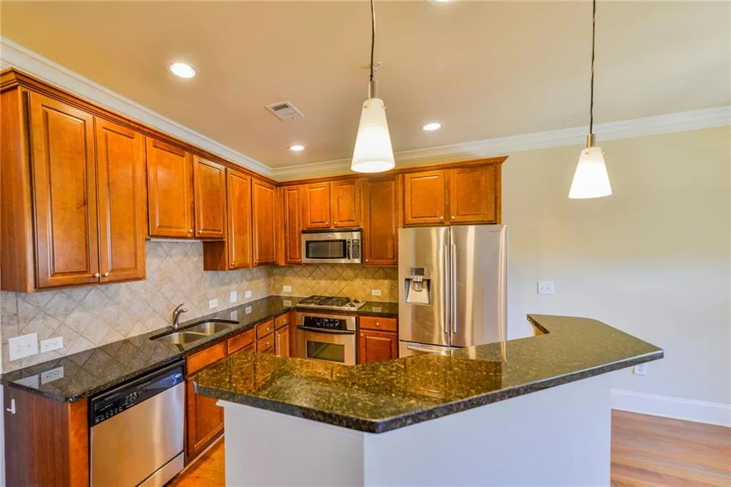 6448 Chariot Street Unit 10, Atlanta, Georgia 30328, 3 Bedrooms Bedrooms, ,2 BathroomsBathrooms,Residential,Sold,6448 Chariot Street Unit 10,5982898