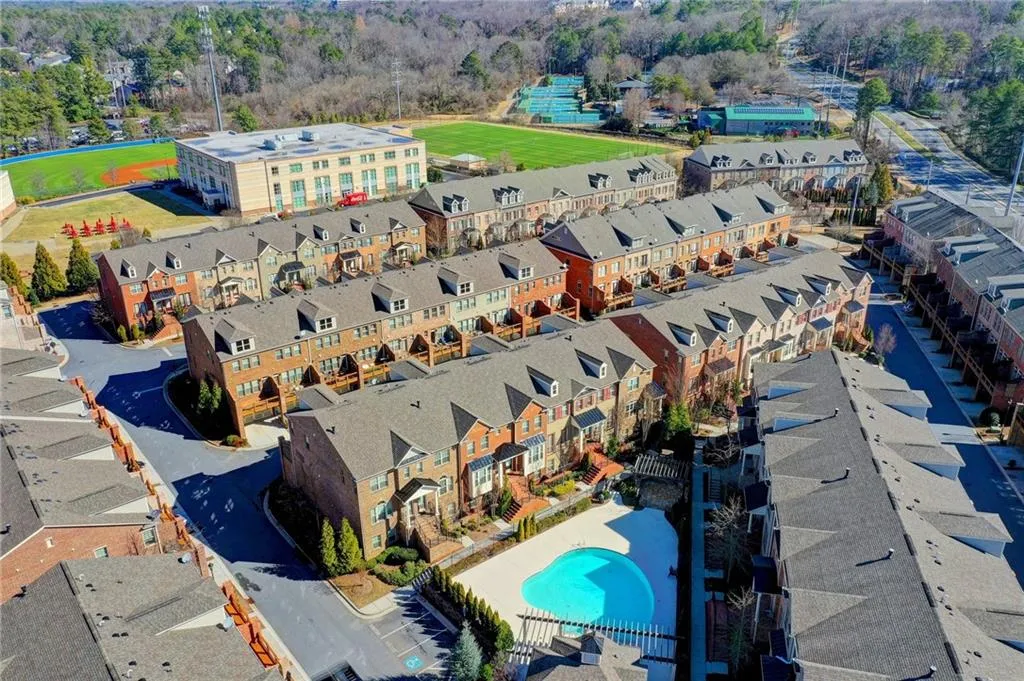 203 Alderwood Point, Atlanta, Georgia 30328, 3 Bedrooms Bedrooms, ,3 BathroomsBathrooms,Residential,Sold,203 Alderwood Point,6673414