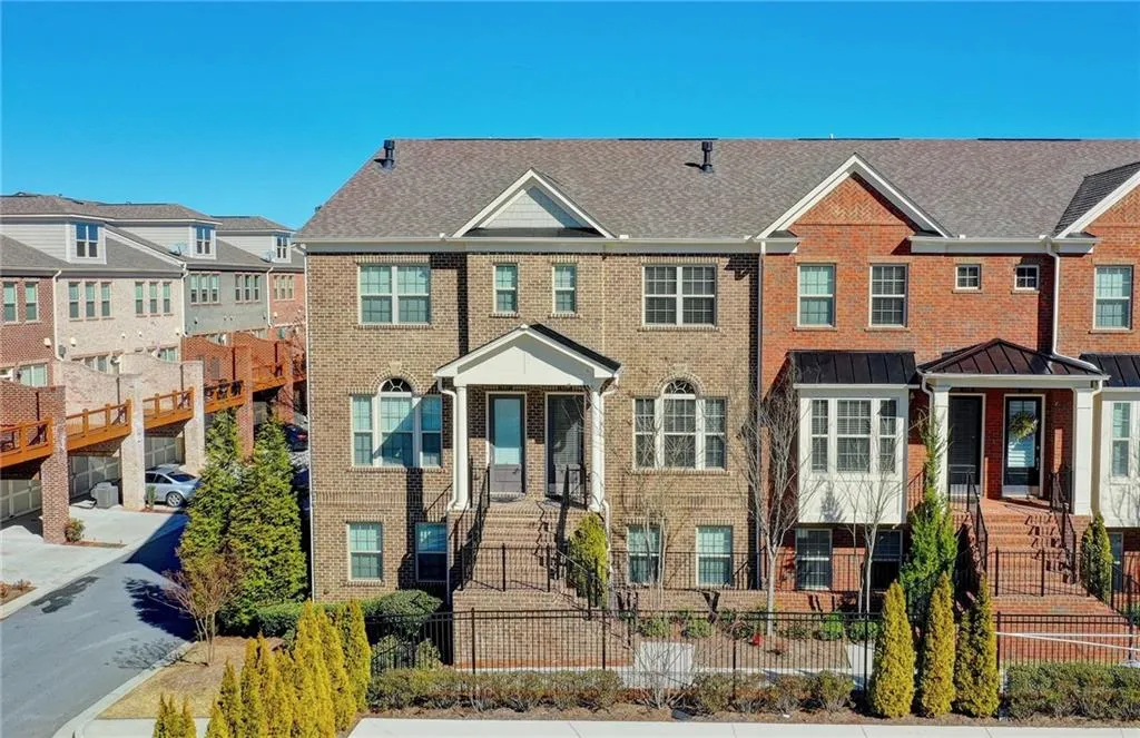 203 Alderwood Point, Atlanta, Georgia 30328, 3 Bedrooms Bedrooms, ,3 BathroomsBathrooms,Residential,Sold,203 Alderwood Point,6673414