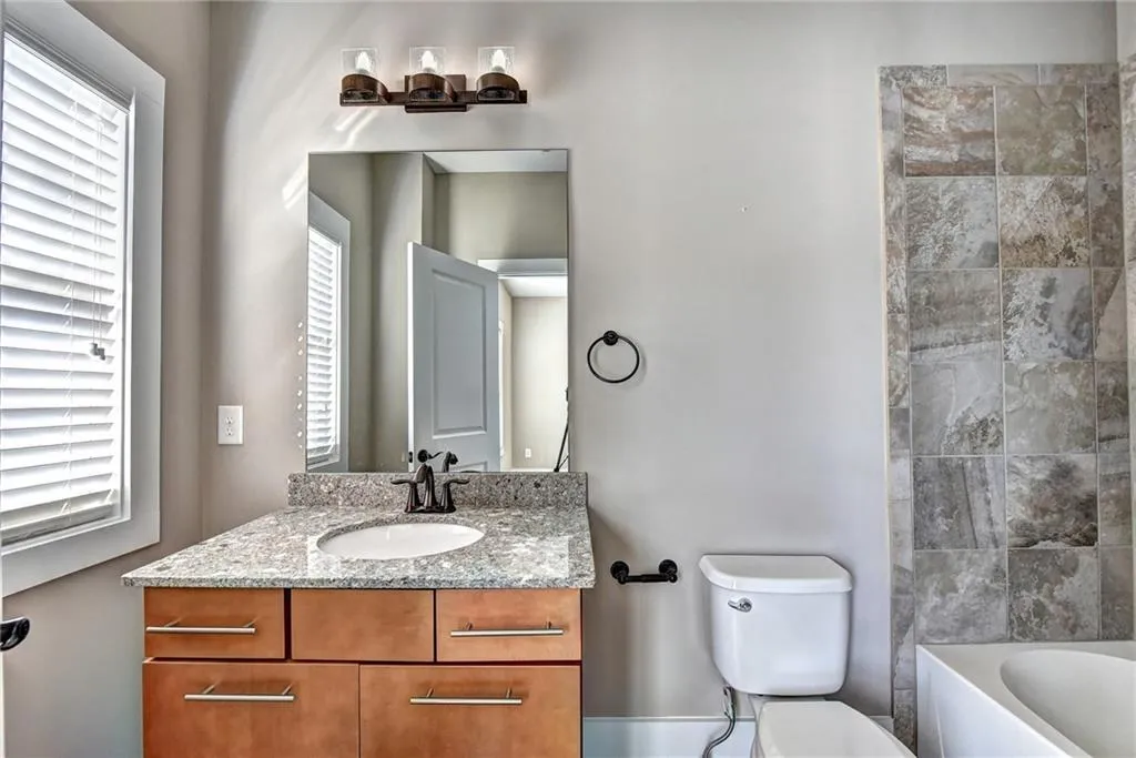 203 Alderwood Point, Atlanta, Georgia 30328, 3 Bedrooms Bedrooms, ,3 BathroomsBathrooms,Residential,Sold,203 Alderwood Point,6673414