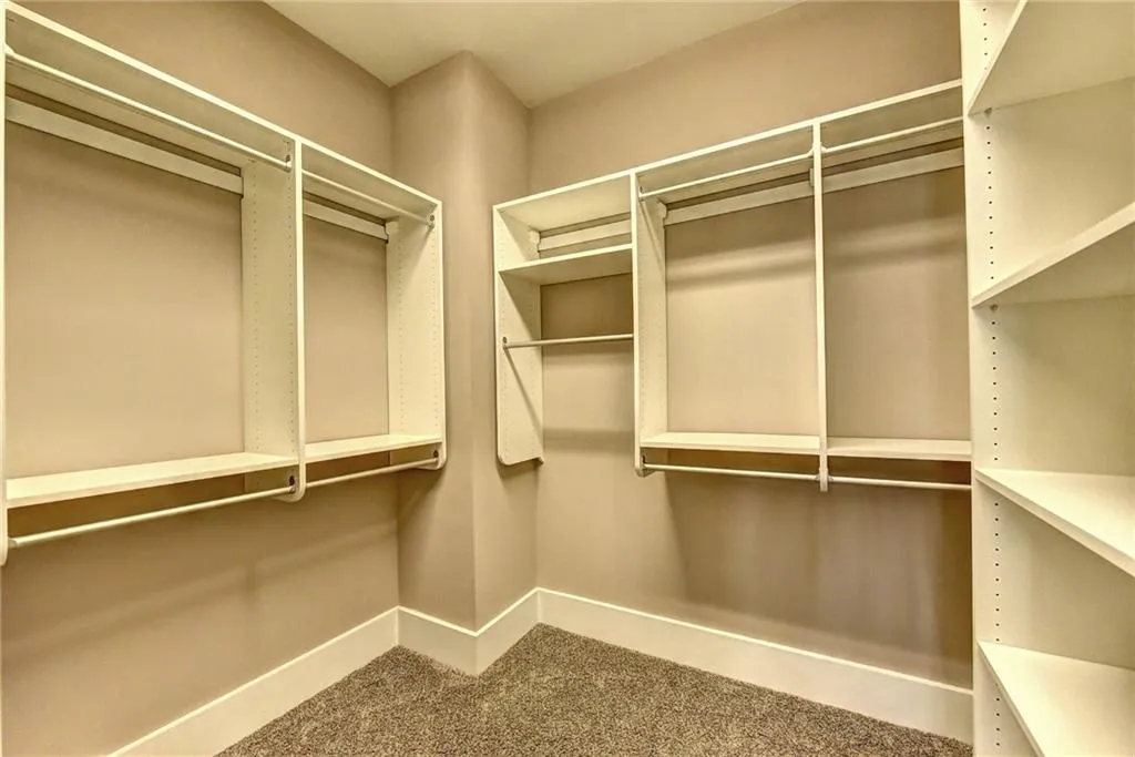 203 Alderwood Point, Atlanta, Georgia 30328, 3 Bedrooms Bedrooms, ,3 BathroomsBathrooms,Residential,Sold,203 Alderwood Point,6673414