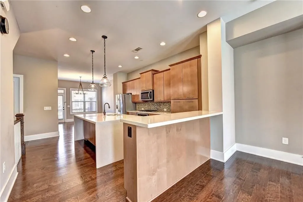 203 Alderwood Point, Atlanta, Georgia 30328, 3 Bedrooms Bedrooms, ,3 BathroomsBathrooms,Residential,Sold,203 Alderwood Point,6673414