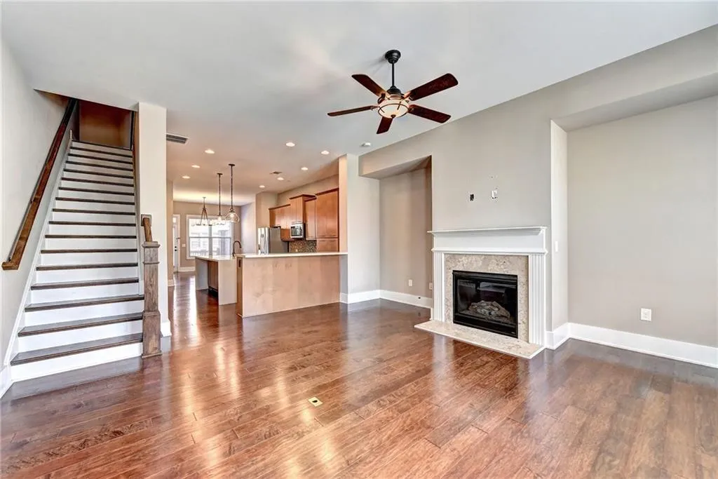 203 Alderwood Point, Atlanta, Georgia 30328, 3 Bedrooms Bedrooms, ,3 BathroomsBathrooms,Residential,Sold,203 Alderwood Point,6673414