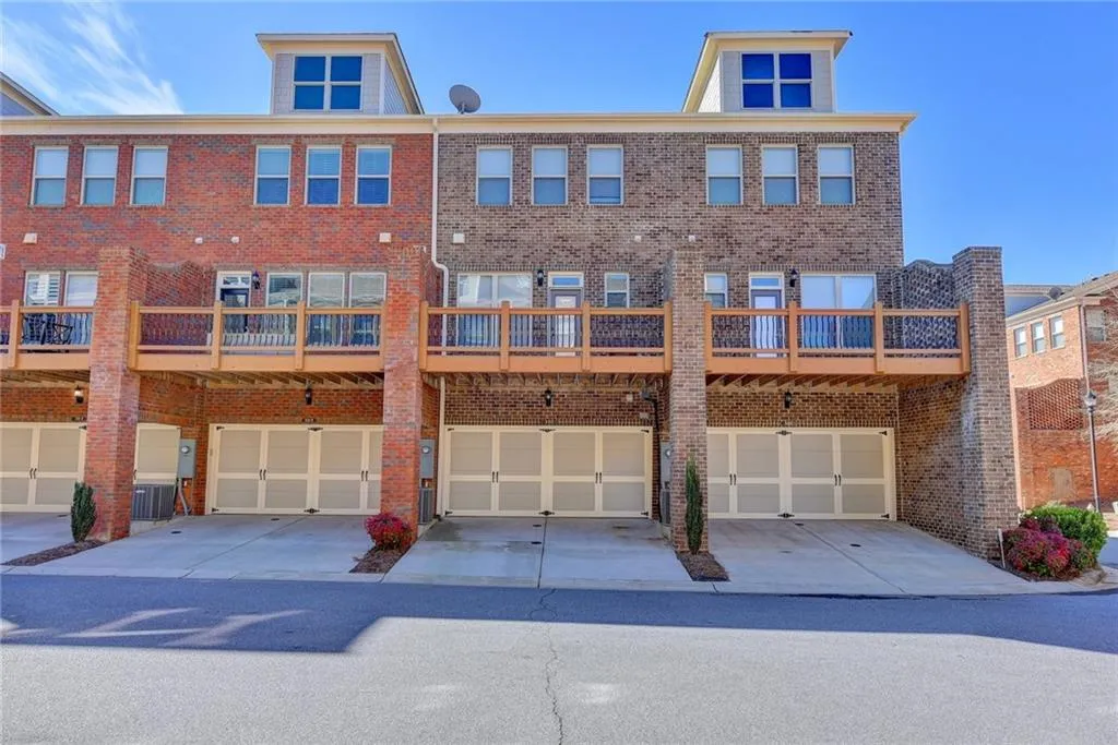 203 Alderwood Point, Atlanta, Georgia 30328, 3 Bedrooms Bedrooms, ,3 BathroomsBathrooms,Residential,Sold,203 Alderwood Point,6673414