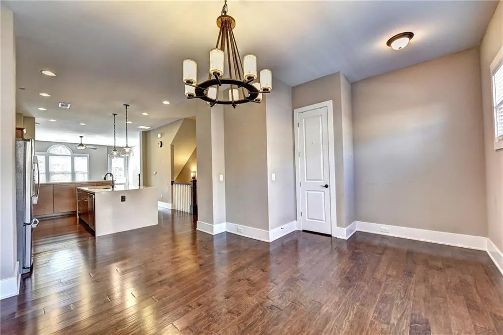 203 Alderwood Point, Atlanta, Georgia 30328, 3 Bedrooms Bedrooms, ,3 BathroomsBathrooms,Residential,Sold,203 Alderwood Point,6673414