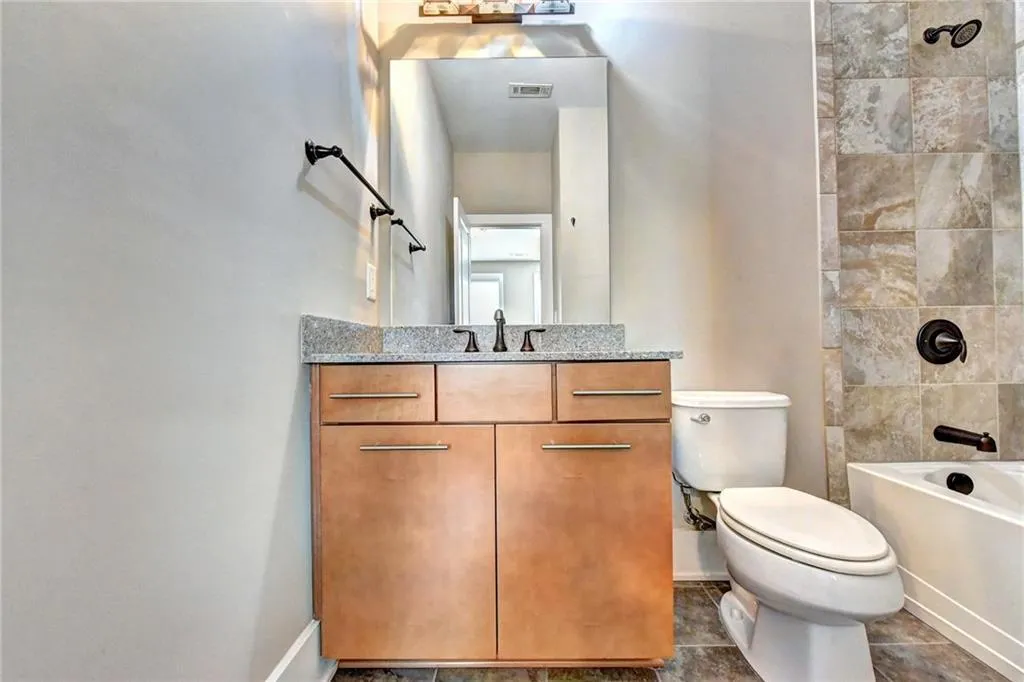 203 Alderwood Point, Atlanta, Georgia 30328, 3 Bedrooms Bedrooms, ,3 BathroomsBathrooms,Residential,Sold,203 Alderwood Point,6673414
