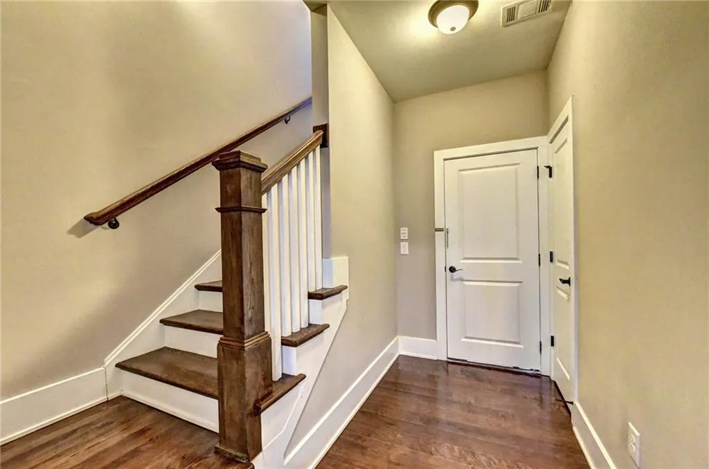 203 Alderwood Point, Atlanta, Georgia 30328, 3 Bedrooms Bedrooms, ,3 BathroomsBathrooms,Residential,Sold,203 Alderwood Point,6673414