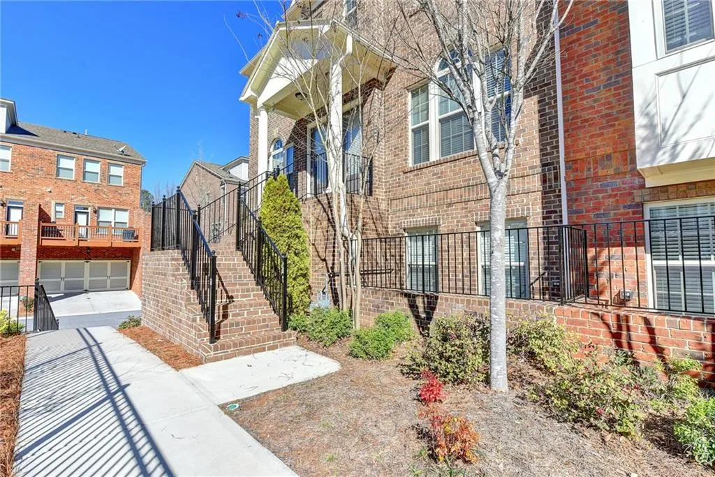 203 Alderwood Point, Atlanta, Georgia 30328, 3 Bedrooms Bedrooms, ,3 BathroomsBathrooms,Residential,Sold,203 Alderwood Point,6673414
