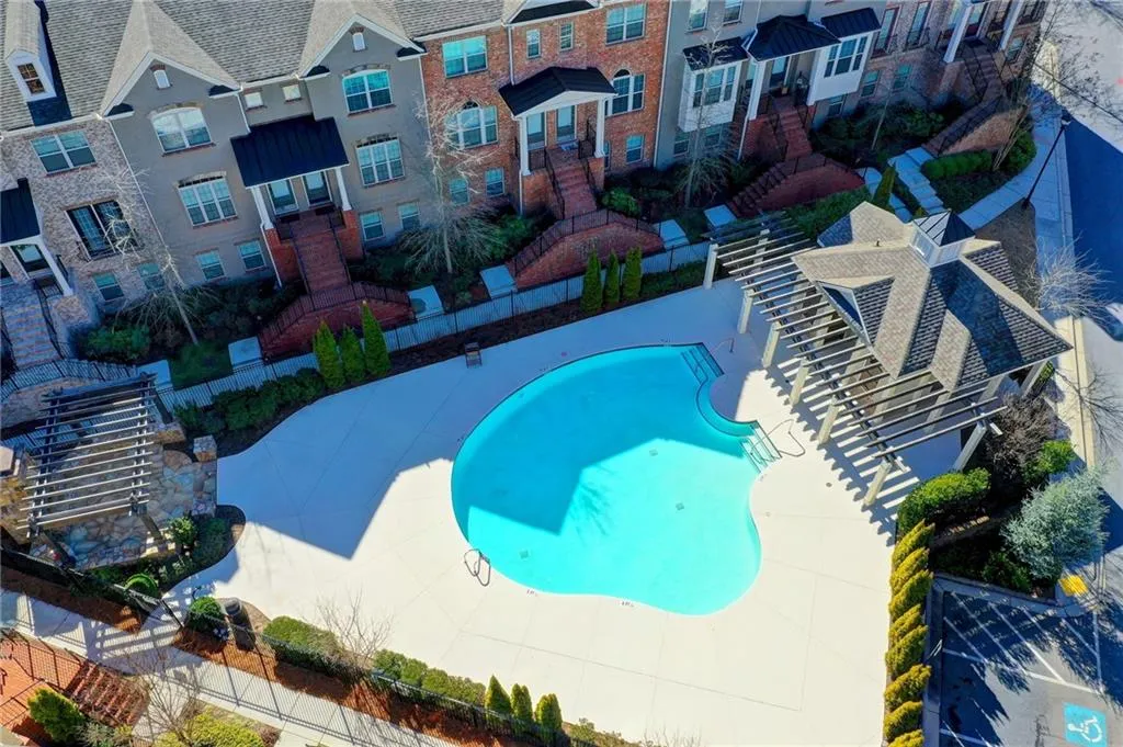 203 Alderwood Point, Atlanta, Georgia 30328, 3 Bedrooms Bedrooms, ,3 BathroomsBathrooms,Residential,Sold,203 Alderwood Point,6673414