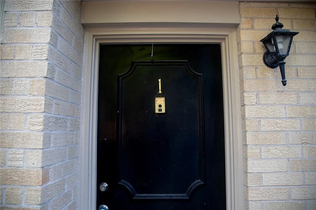 5400 Roswell Road Unit H1, Atlanta, Georgia 30342, 2 Bedrooms Bedrooms, ,1 BathroomBathrooms,Residential,Sold,5400 Roswell Road Unit H1,6860927