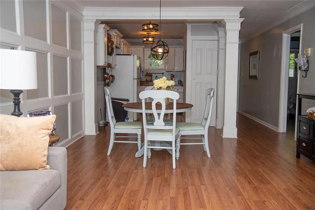 5400 Roswell Road Unit H1, Atlanta, Georgia 30342, 2 Bedrooms Bedrooms, ,1 BathroomBathrooms,Residential,Sold,5400 Roswell Road Unit H1,6860927
