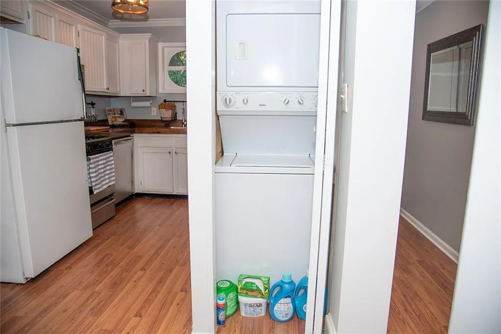 5400 Roswell Road Unit H1, Atlanta, Georgia 30342, 2 Bedrooms Bedrooms, ,1 BathroomBathrooms,Residential,Sold,5400 Roswell Road Unit H1,6860927