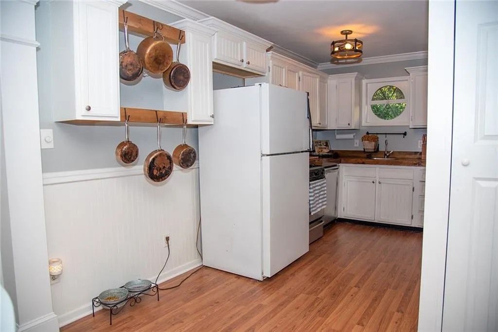 5400 Roswell Road Unit H1, Atlanta, Georgia 30342, 2 Bedrooms Bedrooms, ,1 BathroomBathrooms,Residential,Sold,5400 Roswell Road Unit H1,6860927
