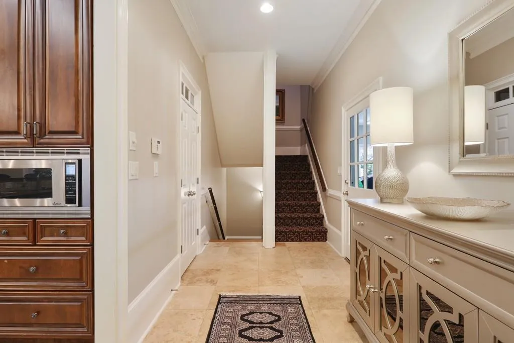 890 Marseilles Drive, Sandy Springs, Georgia 30327, 6 Bedrooms Bedrooms, ,7 BathroomsBathrooms,Residential,Sold,890 Marseilles Drive,6102512