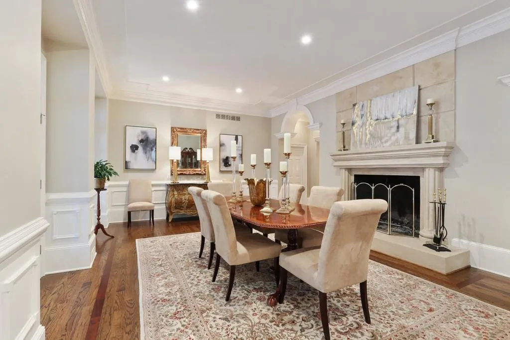 890 Marseilles Drive, Sandy Springs, Georgia 30327, 6 Bedrooms Bedrooms, ,7 BathroomsBathrooms,Residential,Sold,890 Marseilles Drive,6102512