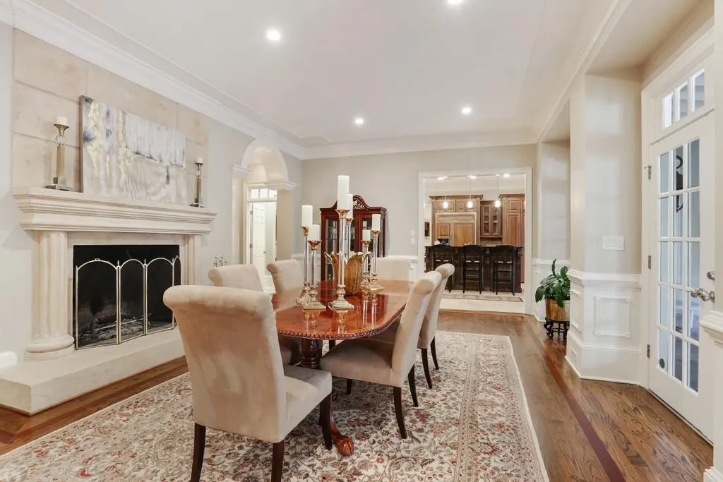 890 Marseilles Drive, Sandy Springs, Georgia 30327, 6 Bedrooms Bedrooms, ,7 BathroomsBathrooms,Residential,Sold,890 Marseilles Drive,6102512