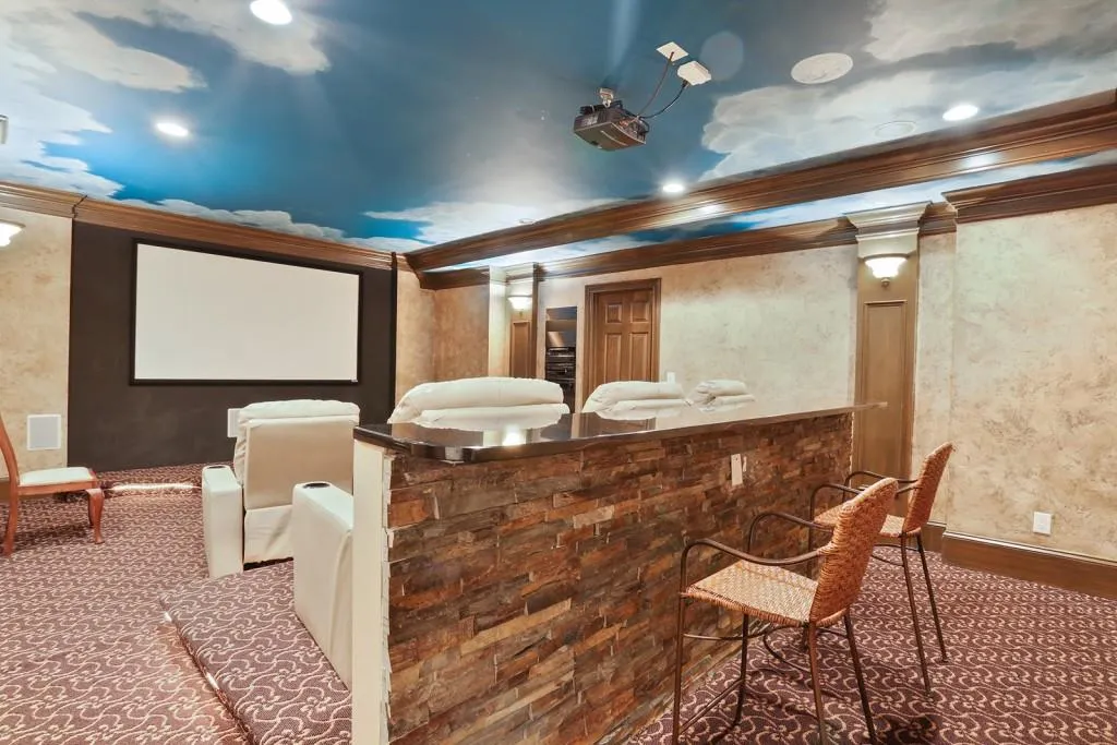 890 Marseilles Drive, Sandy Springs, Georgia 30327, 6 Bedrooms Bedrooms, ,7 BathroomsBathrooms,Residential,Sold,890 Marseilles Drive,6102512