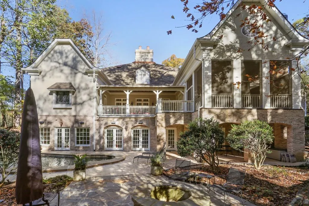 890 Marseilles Drive, Sandy Springs, Georgia 30327, 6 Bedrooms Bedrooms, ,7 BathroomsBathrooms,Residential,Sold,890 Marseilles Drive,6102512