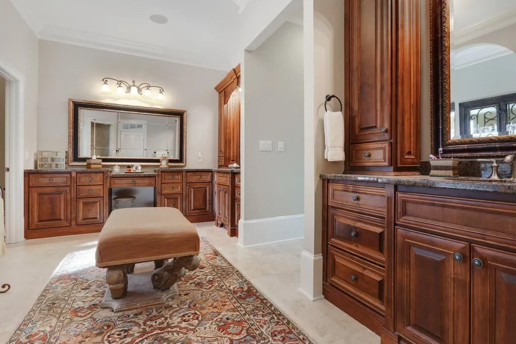 890 Marseilles Drive, Sandy Springs, Georgia 30327, 6 Bedrooms Bedrooms, ,7 BathroomsBathrooms,Residential,Sold,890 Marseilles Drive,6102512