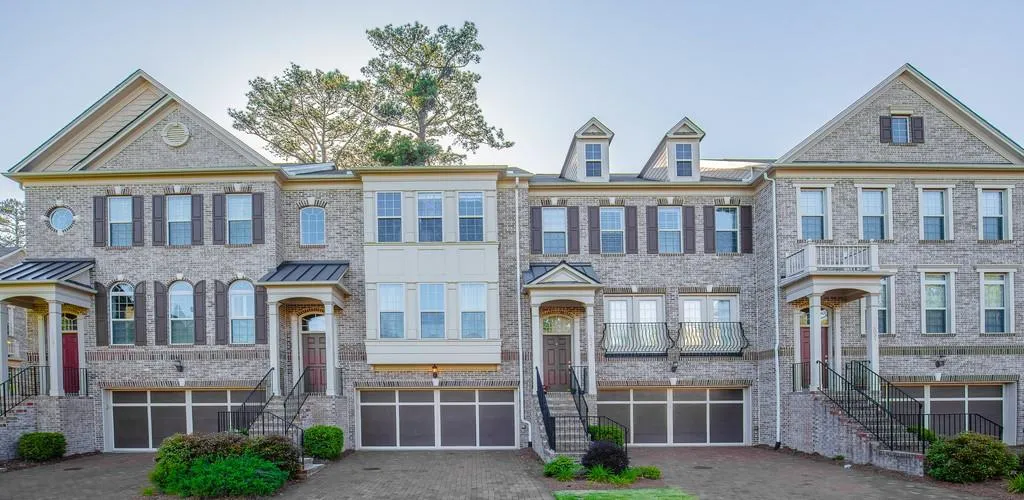 1023 E Paces Lane Ne, Atlanta, Georgia 30326, 4 Bedrooms Bedrooms, ,2 BathroomsBathrooms,Residential,Sold,1023 E Paces Lane Ne,6121988
